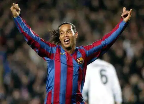 排在现代足 排在现代足